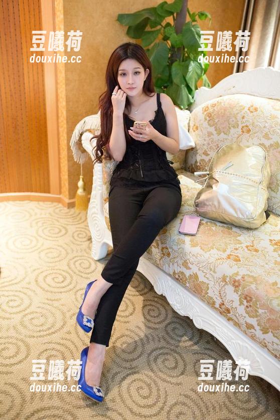 推女郎 - 娜露校服精选：难道天真无邪的我，只敢在这图里再重温一下？