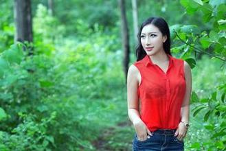 推女郎 - 美足？没问题！赵梦洁照片任意下载，要不要来点儿免费版？