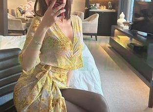 微密圈 - 裤里丝的果儿Victoria写真合集，懂的人自然懂，但我顽固！