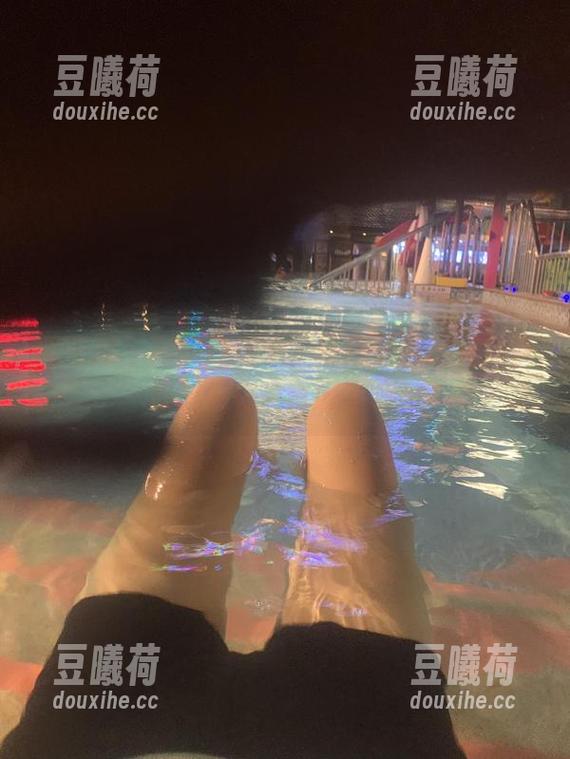微密圈 - 网络热潮中，桃脱了自拍资源争霸战，你准备好了吗？