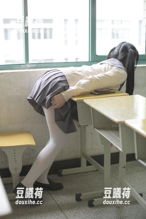 森萝财团 - 新的卉子美图更新：黑丝女仆，窝里这些“小东西”干嘛要被踩呢？