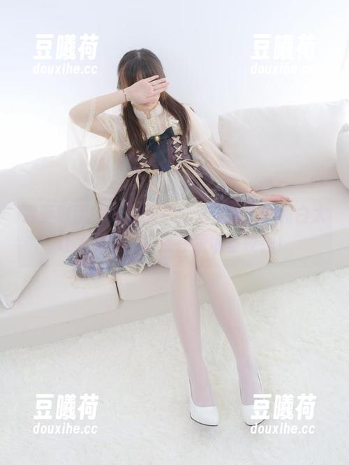 森萝财团 - 最新图片分享，默陌的纯白太让人佩服，简直在跟墙壁较劲！