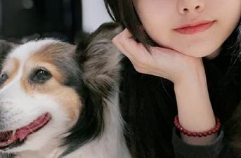 更新！樱群的和服外套持久吸引目光，她果然离百花齐放只差个“花”字，天天不断声援！