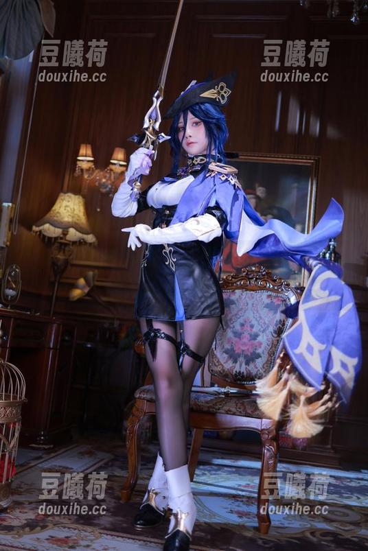 水淼aqua化身兔女郎全套写真，这挑逗的眼神让我忍不住...