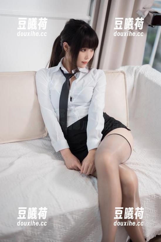 汪知子风衣日常记录_套图：风衣真能让人如风，吹到哪儿都自由自在！