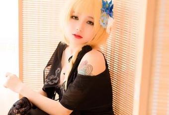 洛丽塔大哥与他的水手服：美图让人脑洞大开，迷离漩涡中…或者说是海风？