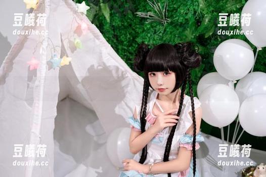 感觉快要被爆机少女喵小吉的旗袍美图迷晕了，果断下载一波！