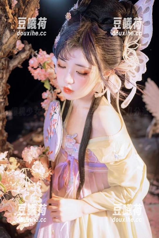 爆机少女喵小吉的女仆定制：多了几分温柔，少了点羞涩