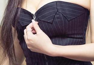 爱尤物 - 李莉莉的图库写真正如其名——炙热的指引，来吧，穿越火线！