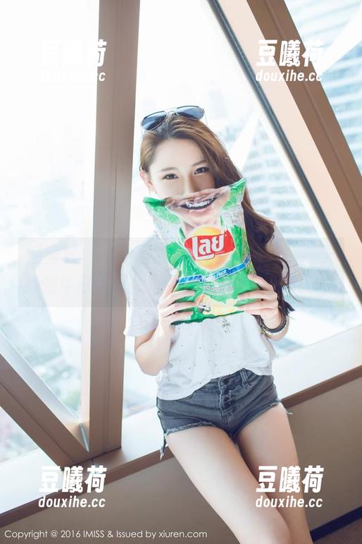 爱蜜社 - 私拍图集大放送，Sandy陈天扬在牛仔裤里发现了什么不起眼的乐趣？
