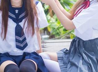 爱蜜社 - 最新照片：黄歆苑穿上修女服，敢问这块乌纱帽能提神不？