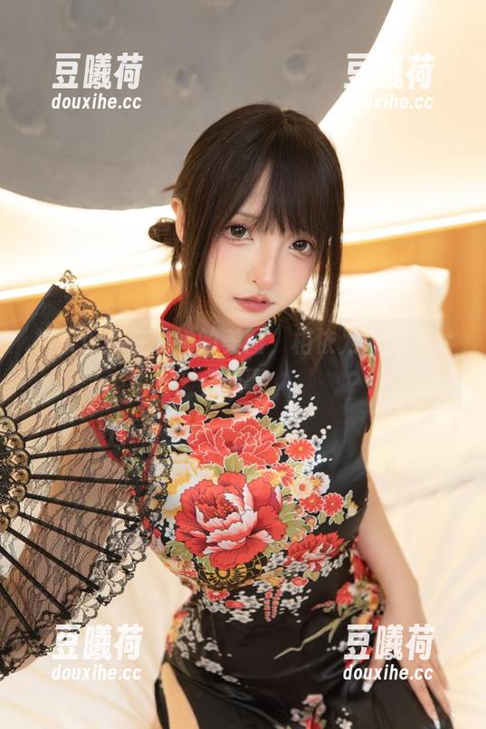 神乐坂真东和她的美图，相依为命的少女心事