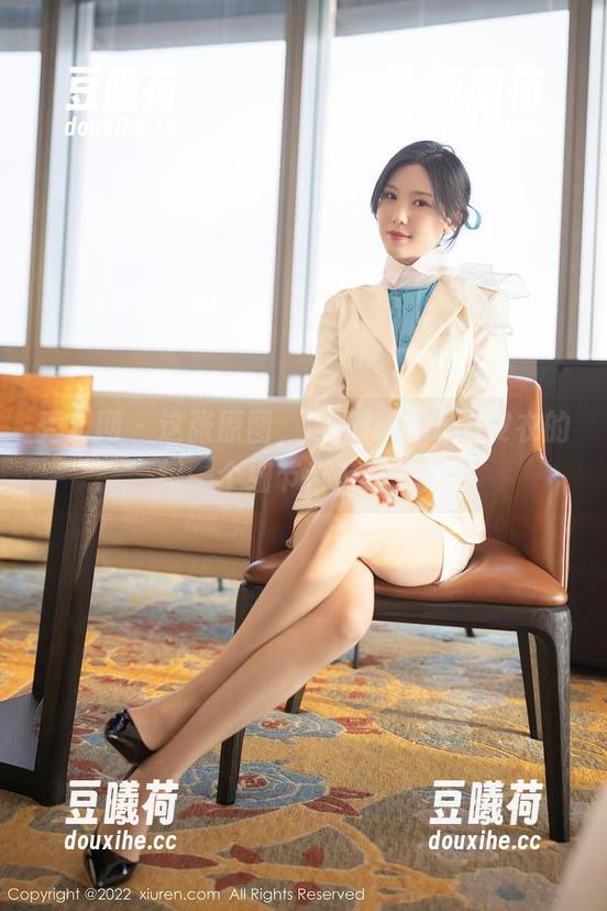 秀人网 - 这张原图，LindaLinda皮衣的每一个细节都在放光！
