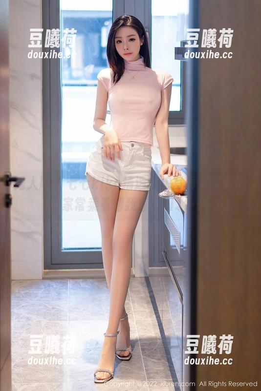 秀人网 - 七七kiko精选厨娘写真，这样的家常菜看得我直咽口水…