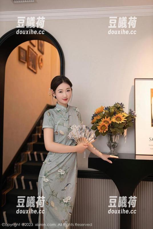 秀人网 - 想拥有南湘baby黑丝的美图？可是下载后能承受那份诱惑吗？