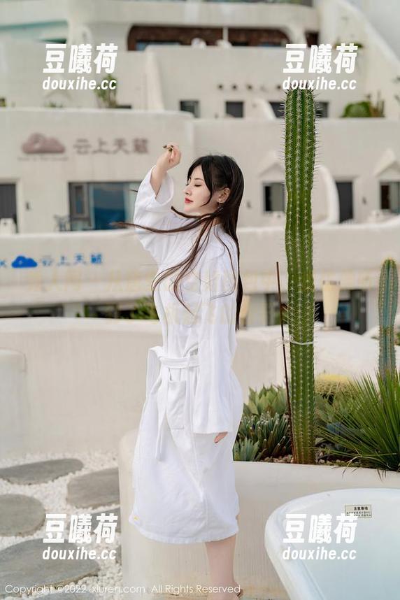 秀人网-唐安 秀人网 - 从唐安的空姐图包中,我仿佛听到了飞机起飞的音符。