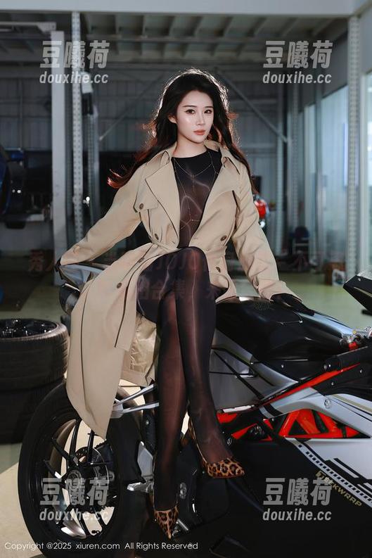 秀人网 - 当喵喵JOJO化身厨娘：不可思议的私拍合集，来尝尝吧！