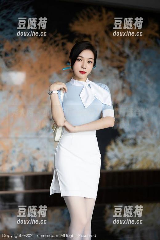 秀人网 - 小海臀Rena的兔女郎精选合集，明明是仙女，却偏偏要俏皮！