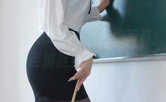 秀人网 - 林文文yooki旗袍写真：一进一出，能否捕捉到那微妙的光芒？