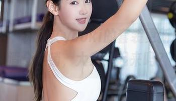 秀人网 - 林文文yooki的套装更新！周年清仓促销，大家买起来吗？