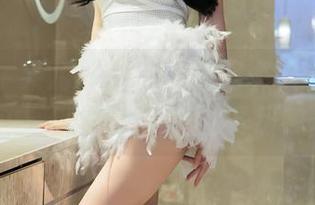 秀人网 - 果儿victoria的写真，这身制服简直成了帅气与成熟的升级神器。