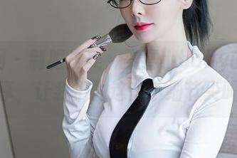 秀人网 - 制服之美，柒喜小baby的写真分享，让我们为这些小细节尖叫！
