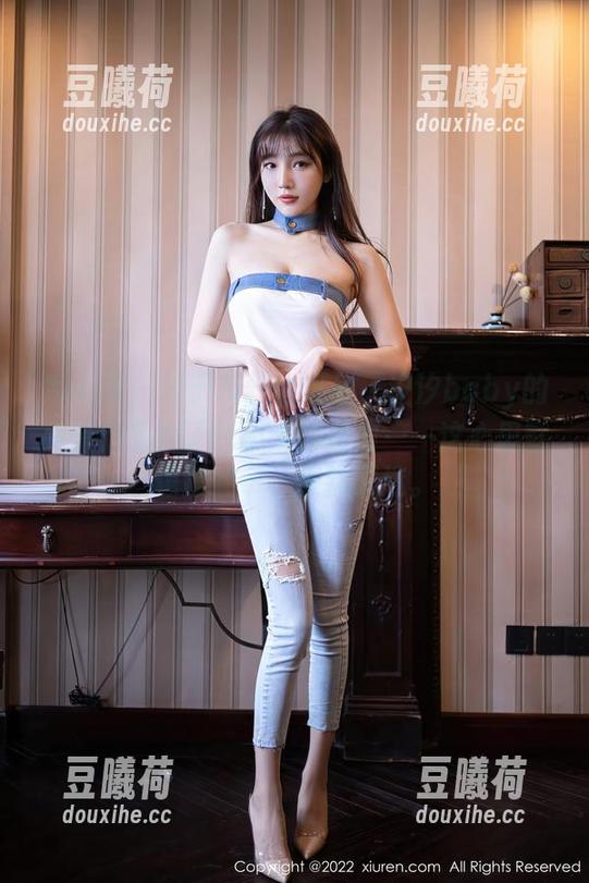 秀人网 - 对于灰丝的热爱，汐汐baby的高清作品给了我极大的动力——这心思就像那丝子，细腻又迷。