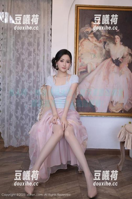 秀人网-赵万灵 秀人网 - 短裙画风大变,赵万灵原图解禁,精选藏着不为人知的时刻!