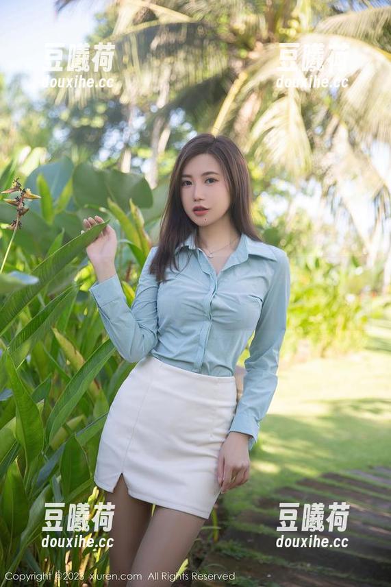 秀人网 - 龙泽美曦：原图中的裸足秀，够撒欢吗？