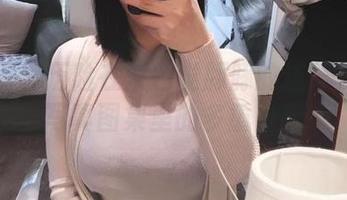 微密圈 - 历险在紫色哒豚豚的连体衣中：写真图集里的多重自我