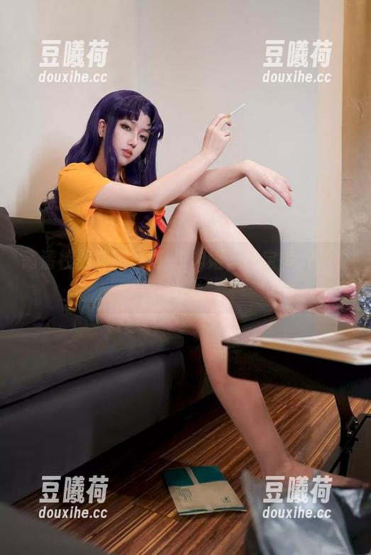 高清校服套图登场-绞肉姬，让宝多六花更出彩