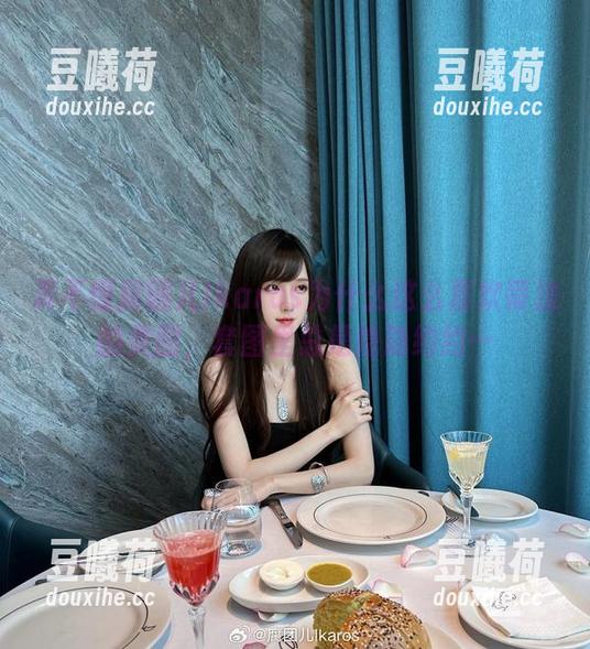 弄不懂腐团儿Ikaros为什么这么喜欢蒂法的美图，套图里总是隐隐约约…