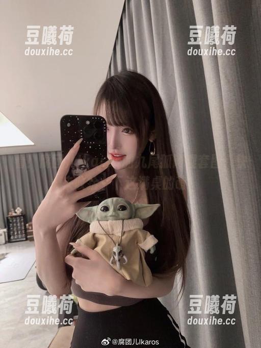 看！腐团儿Ikaros的九尾狐阿狸套图，快来收拾一下这满桌的萌！