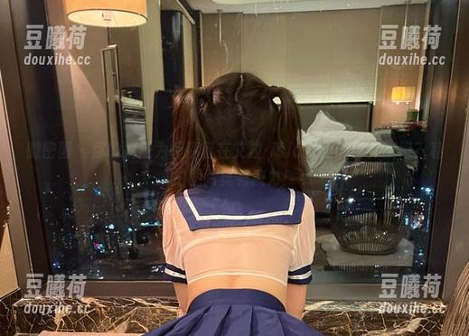 艾拉·isla 微密圈 - 你的视线为何停留在艾拉·isla身上的那件旗袍?私拍图片真有魔力!