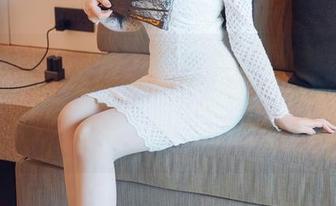 花漾show - 晃悠在“奶瓶土肥圆矮挫丑黑穷”的毛衣写真里，有没有觉得她的每一个角度都是一篇小文章？