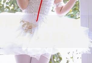 看！苏嫣嫣阿姨的白衬衫，循环播放的图包等你来品鉴！
