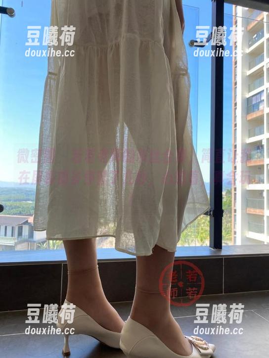 若若老师 微密圈 - 若若老师的灰丝合集,简直让我在屏幕前多停留了几秒,心想着,真会玩!