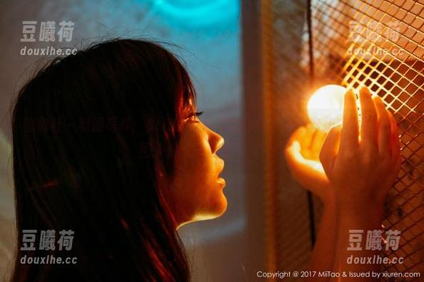 蜜桃社-Cris_卓娅祺 蜜桃社 - 制服写真:Cris_卓娅祺带你在校园里奔跑,还要不停回头看“小心有人追”!