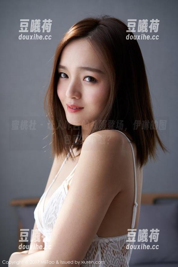 蜜桃社 - 让人咋舌的礼服登场，伊琳的图包直接下载？