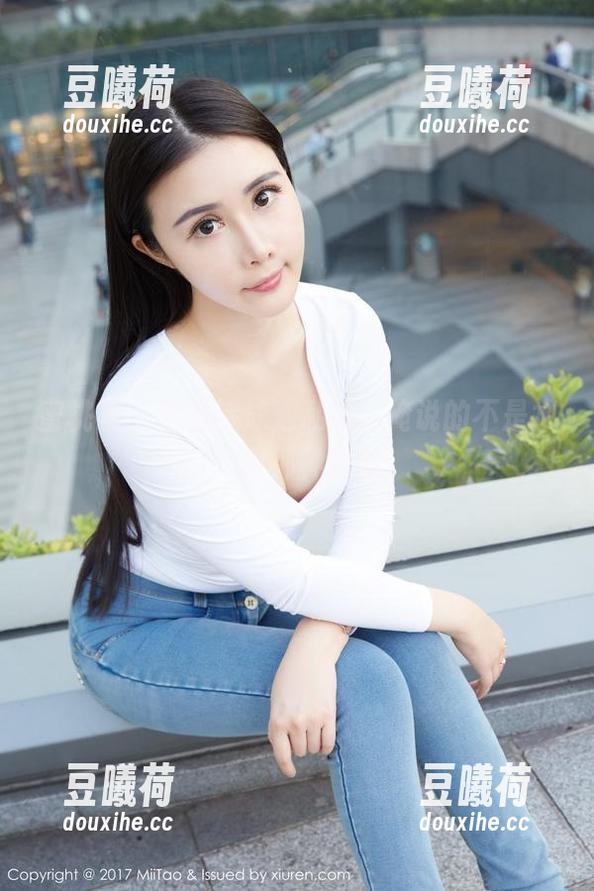 蜜桃社-李颖诗 蜜桃社 - 李颖诗泳池私拍,俺说的不是水,是那种微妙