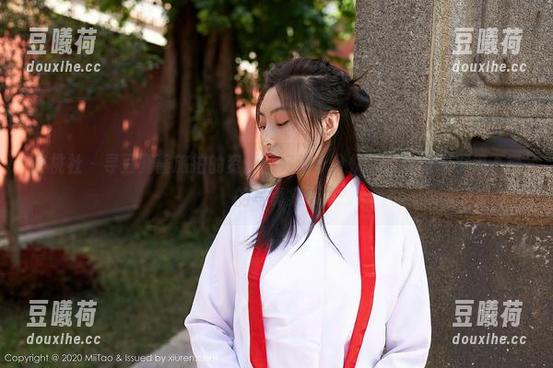 蜜桃社 - 寻豆瓣酱旅拍的资源：好像十分快乐，味道似乎很不错的写真集！