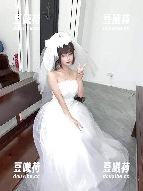 蠢沫沫的旗袍——一到画面上，我的“喷鼻血”模式就自n动开启了！