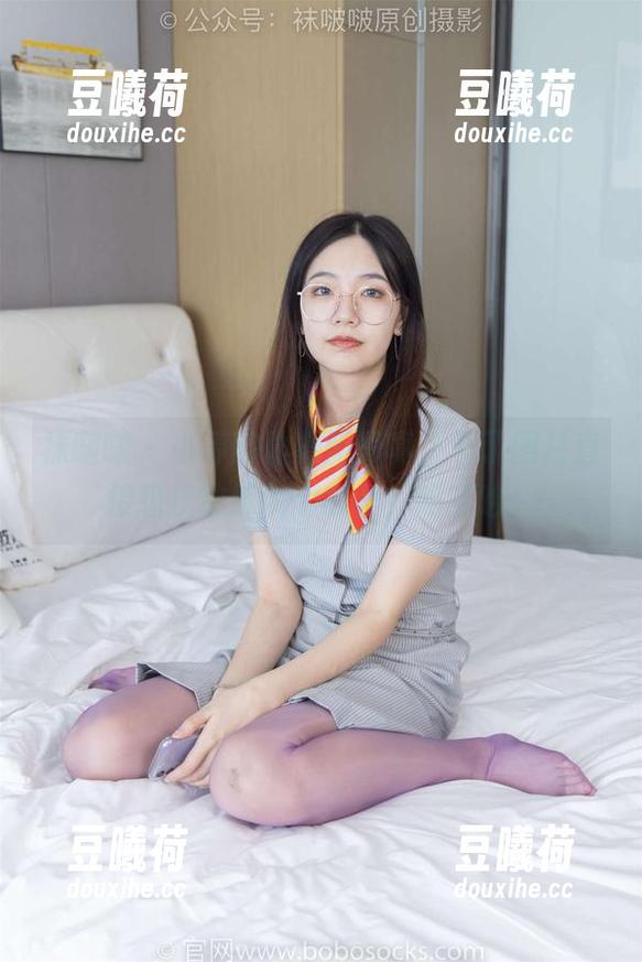 袜啵啵 - 小淳的体操服写真，看了图片直接想找教练谈个恋爱，吗哈哈。
