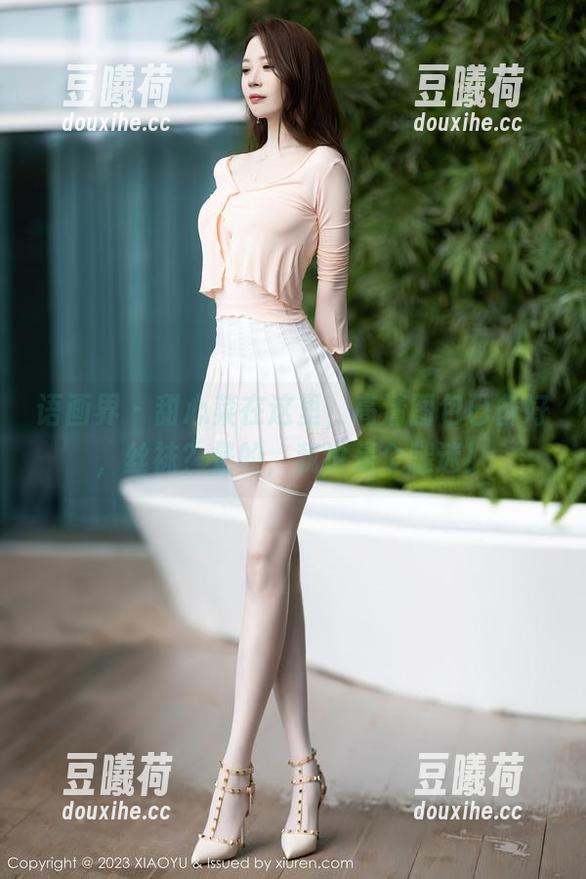语画界 - 甜心菜在这里，高清图包已备好，丝袜？是的，我也是个腿迷！