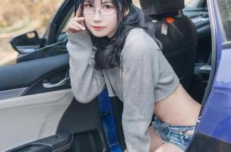 “逐月Su”的清纯原图，差点让我以为她是隔壁家妹妹呢。