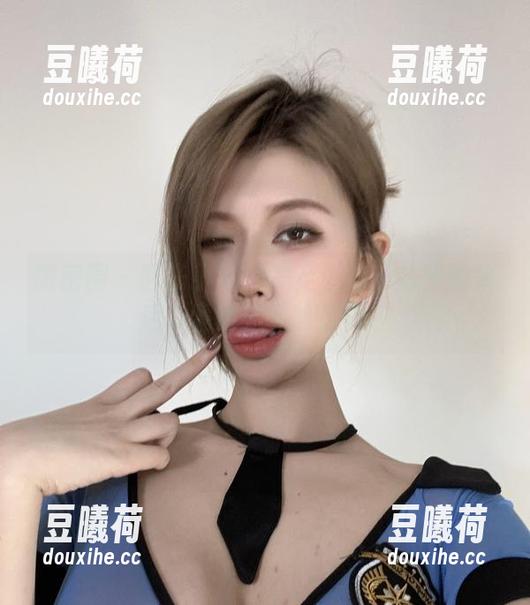 微密圈 - 醇子小姨的美足精选：袜子的背后，竟然藏着啥捉弄？
