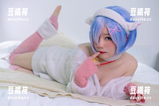 铁打萌萌_moi与Dva比基尼，原图合集，让人不知该瞄向哪里