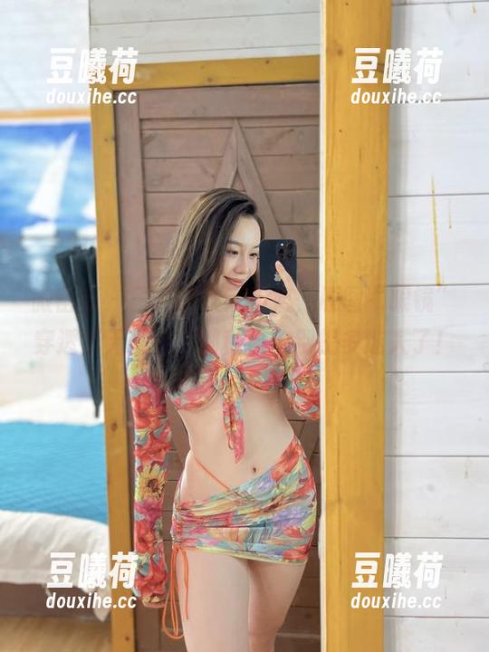 微密圈 - 三月的铁锤姐姐，原图“眼镜”穿透了无圣光，那种自信别提多迷人了！