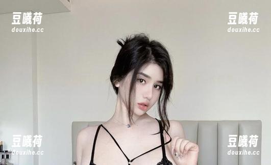 阿色 微密圈 - 阿色镂空写真精选:一点点“透”,多一份调皮。