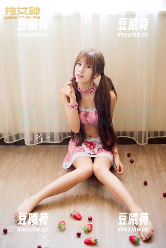 青豆客-梦娜Vanessa 青豆客 - 本以为分享的是一张美美的原图,梦娜Vanessa的姐姐却显得异常清新…奇怪。
